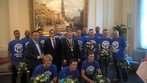 teamfoto-stadhuis-donar-2015-2016.png